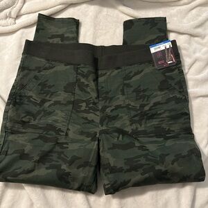 No Boundaries Camouflage Women Jeggings